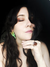Load image into Gallery viewer, DREAMGAZE leaf earrings