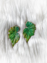 Load image into Gallery viewer, DREAMGAZE begonia leaf earrings