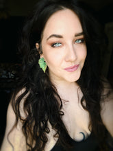 Load image into Gallery viewer, DREAMGAZE begonia leaf earrings