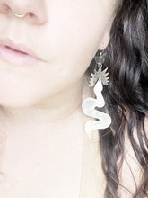 Load image into Gallery viewer, SERPENT SUN earrings