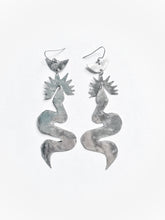 Load image into Gallery viewer, SERPENT SUN earrings